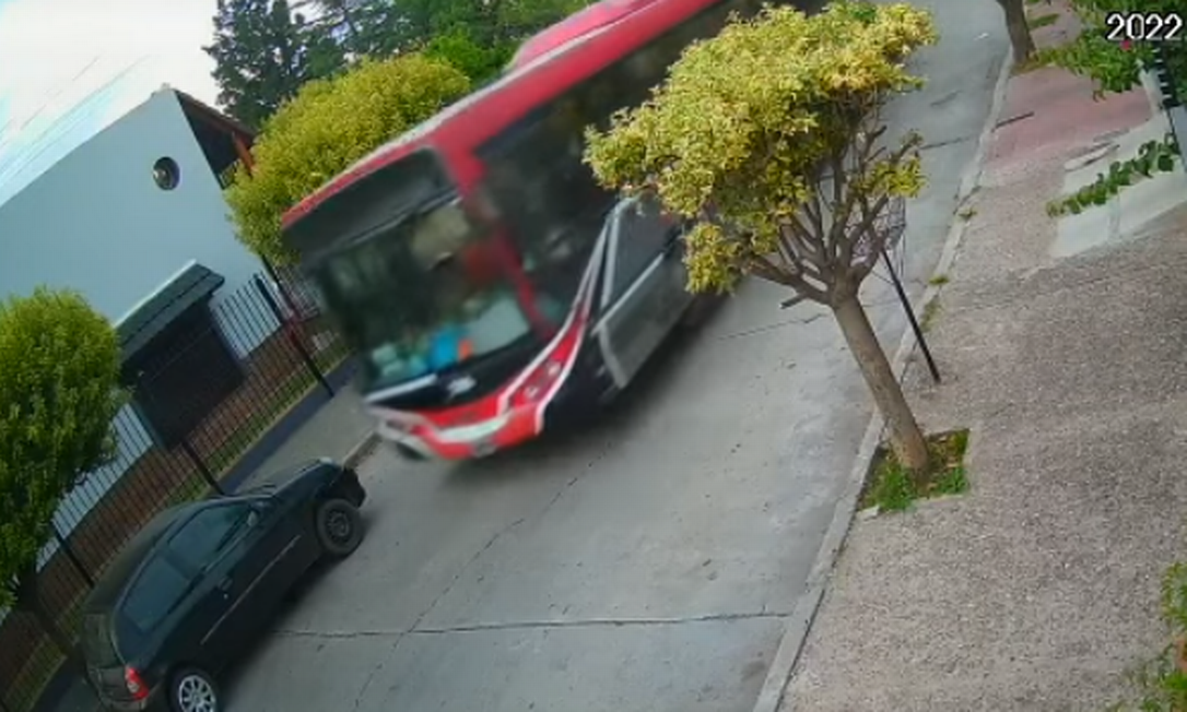 Adolescente de 12 anos rouba ônibus em Córdoba, Argentina Foto: Reprodução