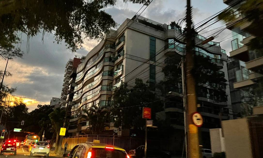 Avenida Borges de Medeiros sem energia no fim da tarde desta quarta. Foto: Vera Araújo / Agência O Globo