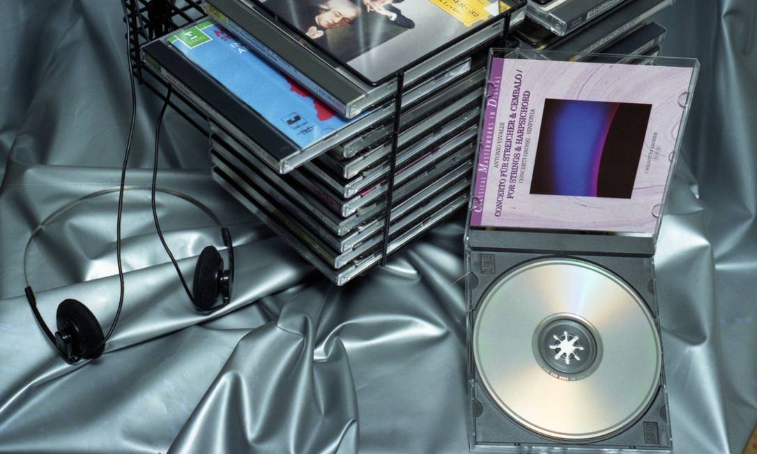 Febre mundial nos anos 1990, os CDs praticamente deixaram de ser lançados no Brasil de 2022 Foto: Paulo Rubens Fonseca / Agência O Globo