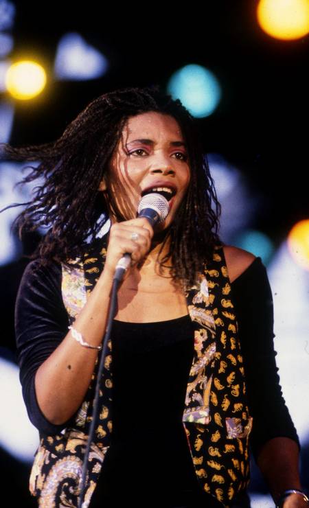 Margareth Menezes em show no Hollywood Rock 1990, na Praça da Apoteose Foto: Guilherme Bastos / Agência O Globo