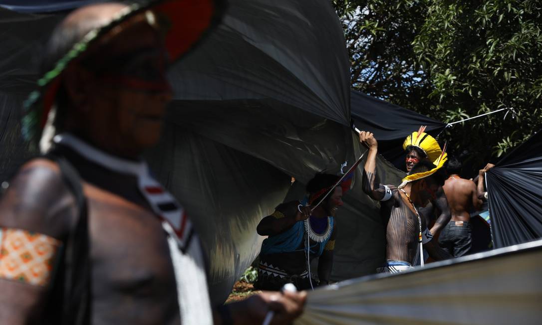 Indígenas no Acampamento Terra Livre, em Brasília: povos estão se reorganizando para aumentar participação no Congresso Foto: Cristiano Mariz / Agência O Globo