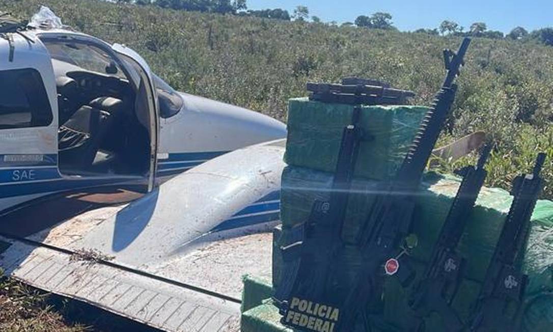Avião apreendido pela Polícia Federal com drogas e arma Foto: Divulgação