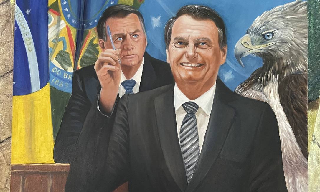  Tela de apoiadora com imagem de Bolsonaro viaja de FAB para ser exibida 