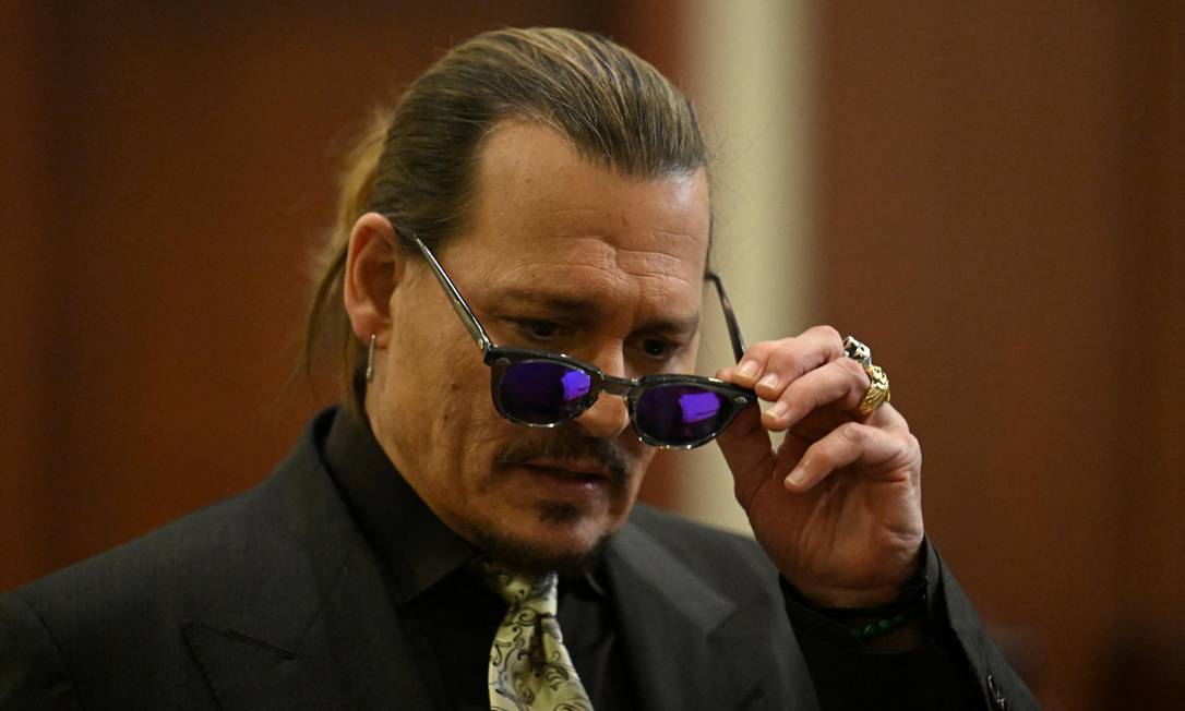 Johnny Depp no Tribunal de Fairfax, nos EUA, em 19 de abril de 2022 Foto: Jim Watson/Pool / REUTERS