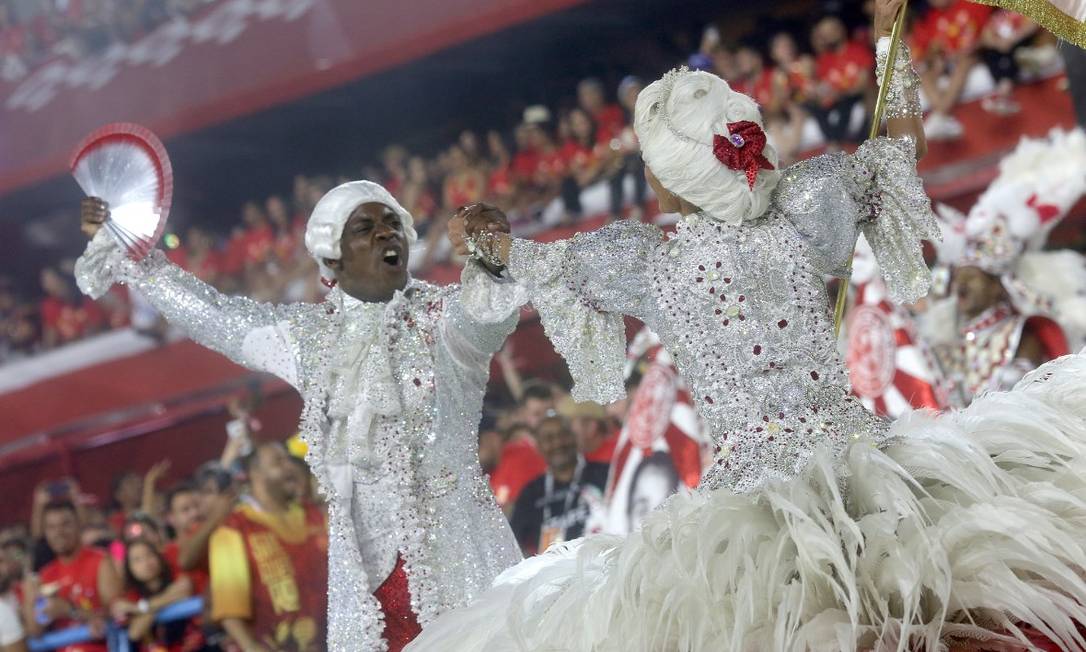 Carnavalesco do Salgueiro celebra Estandarte de Ouro apesar de falta de  verba: 'Ano difícil' - Jornal O Globo