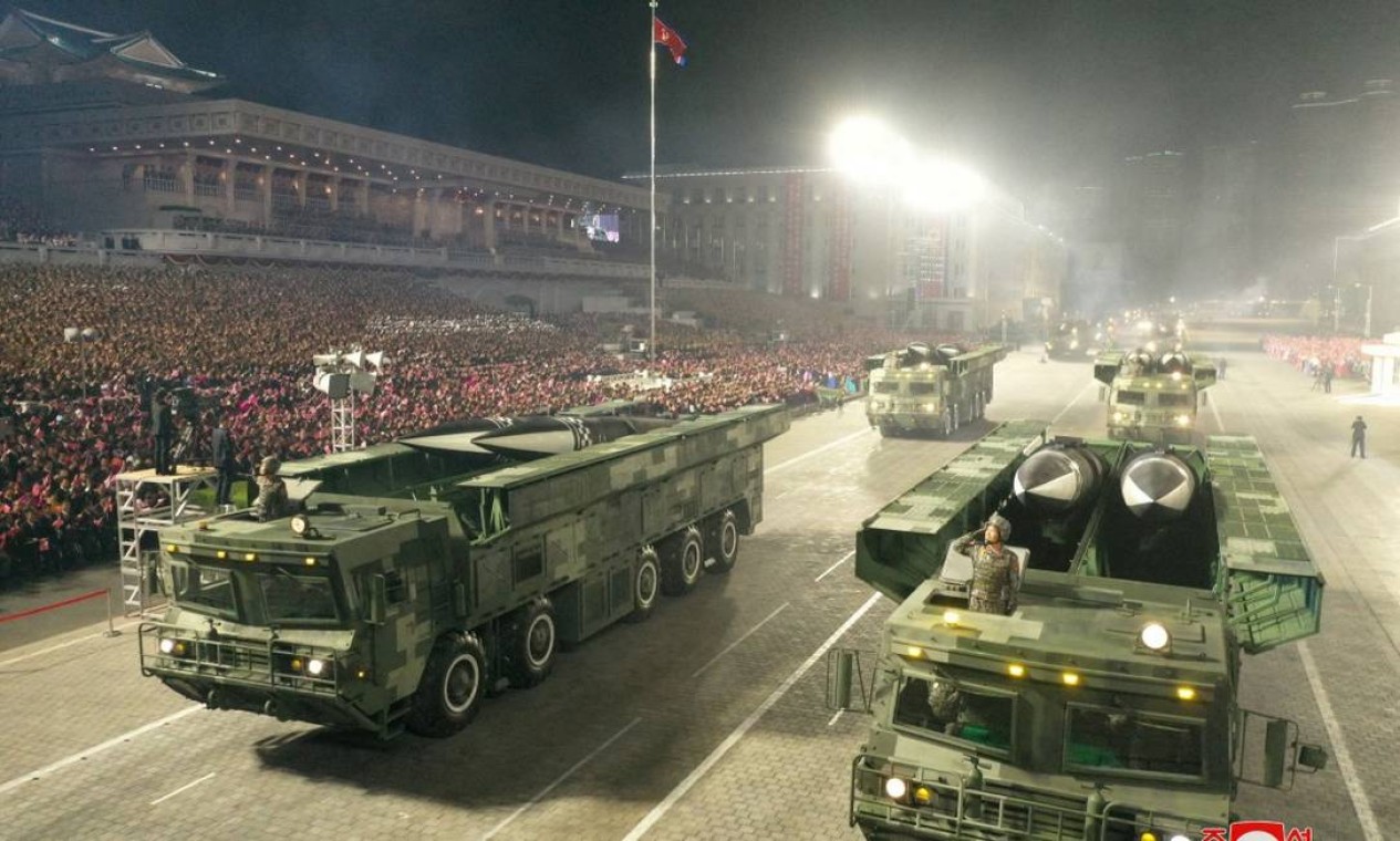 Desfile de mísseis na Coreia do Norte Foto: KCNA / via REUTERS