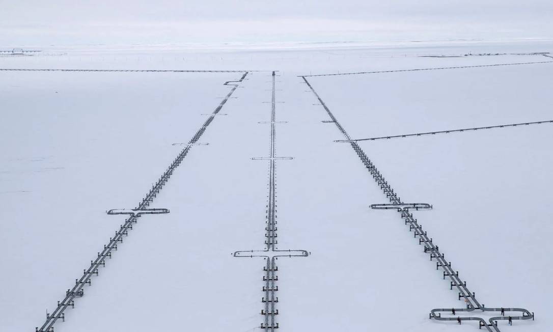 Gasodutos perto de uma instalação de processamento de gás operada pela Gazprom na Península de Yamal, na região do Ártico da Rússia Foto: Maxim Shemetov / Reuters