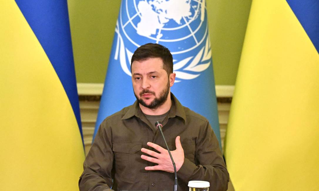 Volodymyr Zelensky: queixas sobre lentidão no processo de negociação para fim da guerra Foto: SERGEI SUPINSKY / AFP/28-4-2022