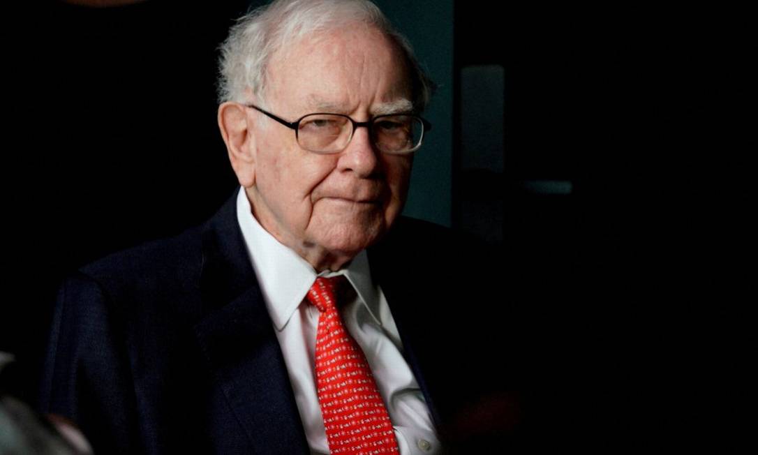 Warren Buffett, CEO da Berkshire Hathaway, voltou a criticar as criptomoedas, especialmente o bitcoin, durante evento com acionistas. Foto: Rick Wilking / REUTERS