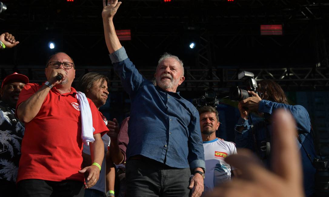 Lula durane ato do dia do trabalhador e a favor de sua candidatura em São Paulo Foto: NELSON ALMEIDA / AFP