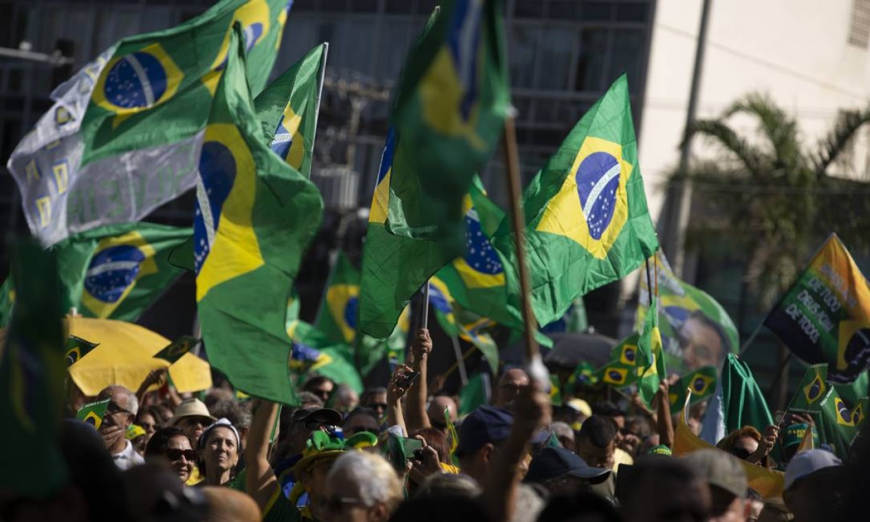 Ato em favor do presidente Bolsonaro reúne apoiadores neste 1º de Maio, em Icaraí, Niterói Foto: Marcia Foletto / Márcia Foletto/Agência O Globo