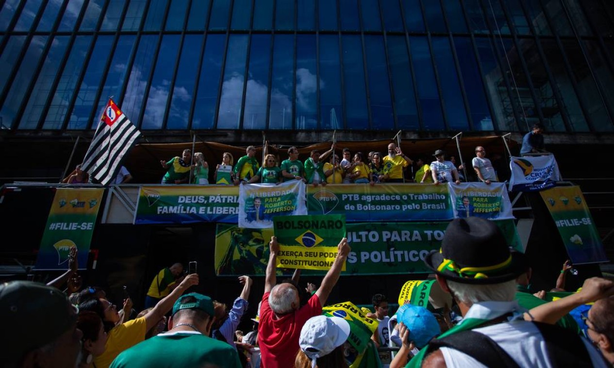 Manifestação pró-Bolsonaro na Avenida Paulista, em São Paulo, na tarde deste domingo, Dia dos Trabalhador Foto: Maria Isabel Oliveira / Maria Isabel Oliveira / Agência O Globo