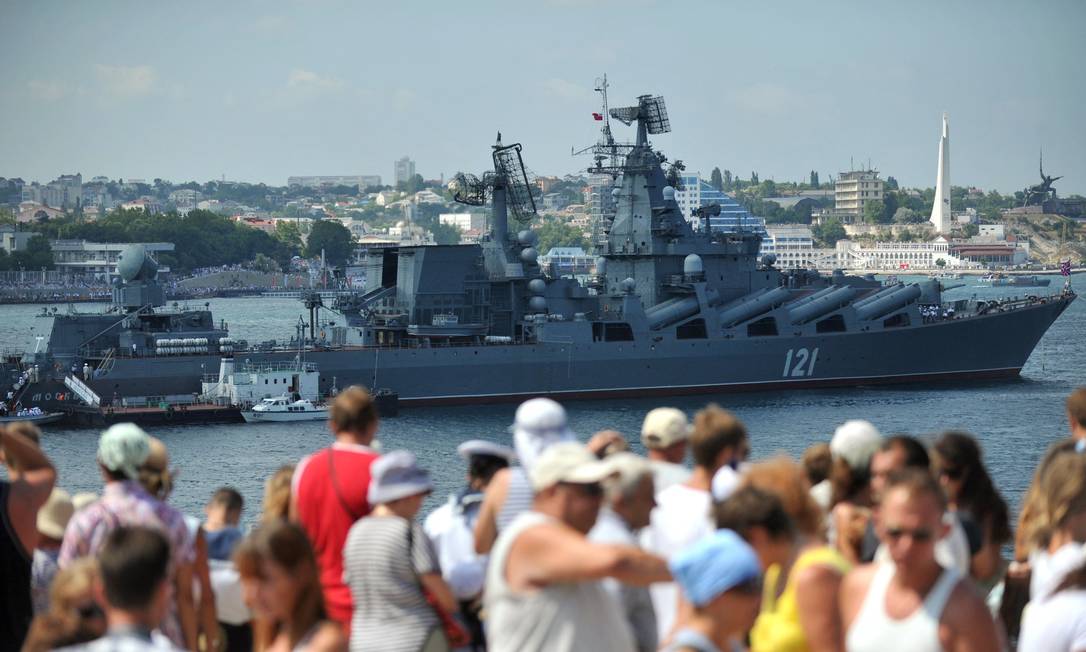 O Moskva, em foto de 2011: principal navio russo no Mar Negro teria sido atacado, em abril, com ajuda de informações dos EUA Foto: - / AFP/31-7-2011