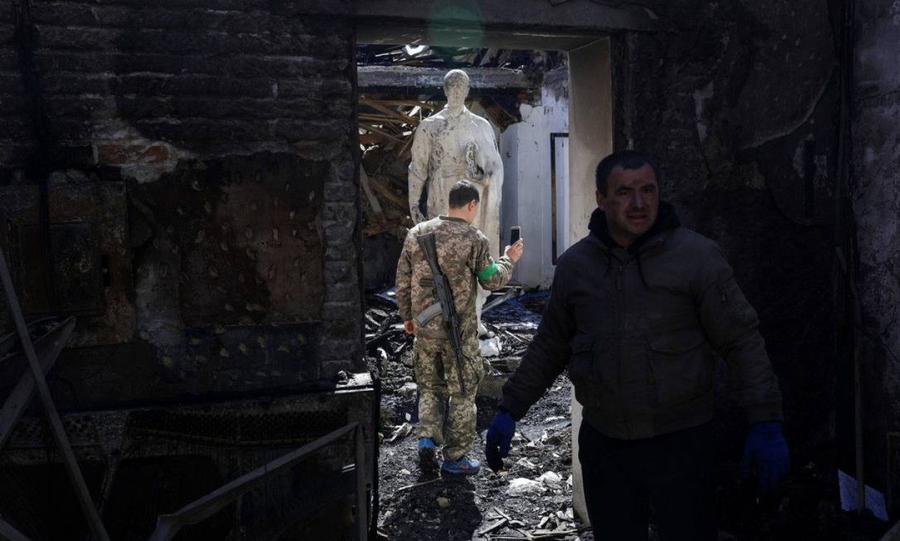 Museu Nacional Hryhoriy Skovoroda ficou destruído após bombardeio russo Foto: RICARDO MORAES / REUTERS