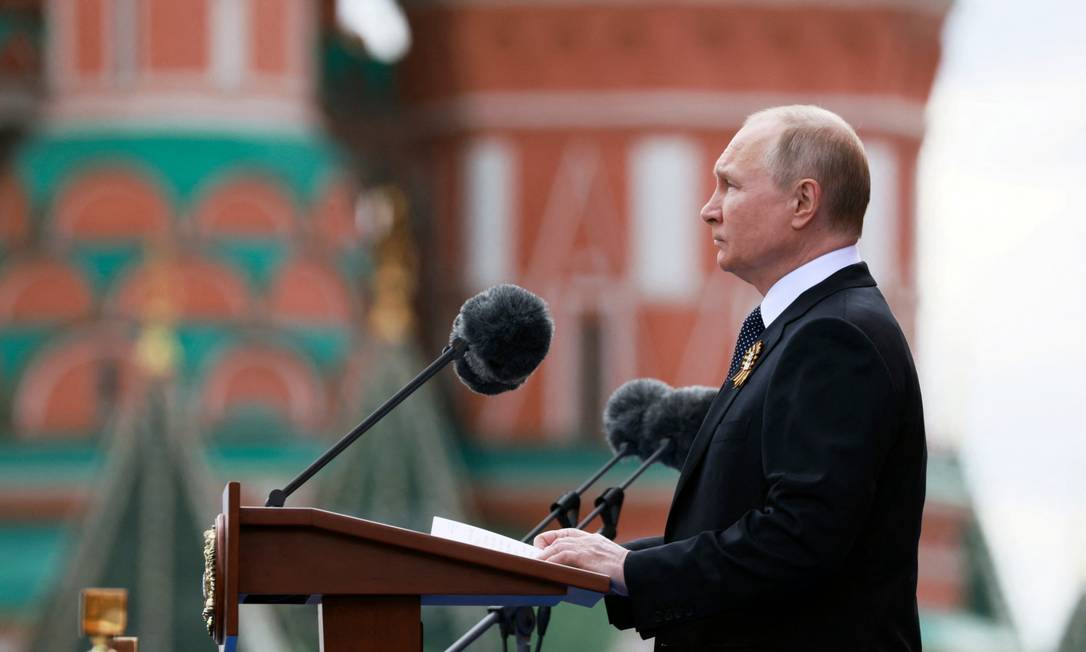 O presidente da Rússia, Vladimir Putin, em discurso em Moscou nesta segunda-feira Foto: SPUTNIK / via REUTERS