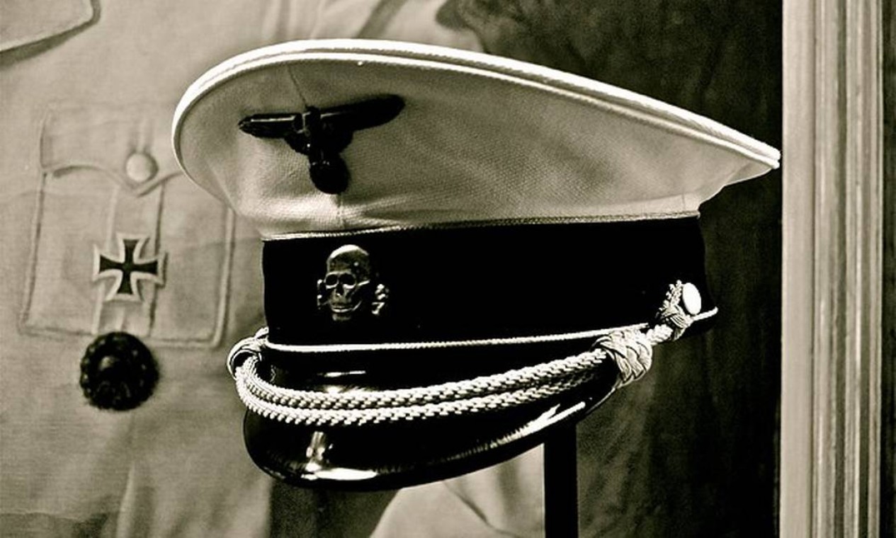 Totenkopf, a caveira que é um dos emblemas da organização paramilitar nazista Schutzstaffe Foto: Reprodução da internet