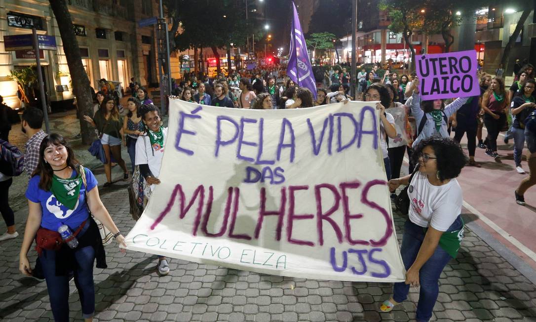 Ato pela legalização do aborto no Centro do Rio 08/08/2018 Foto: Domingos Peixoto / Agência O Globo