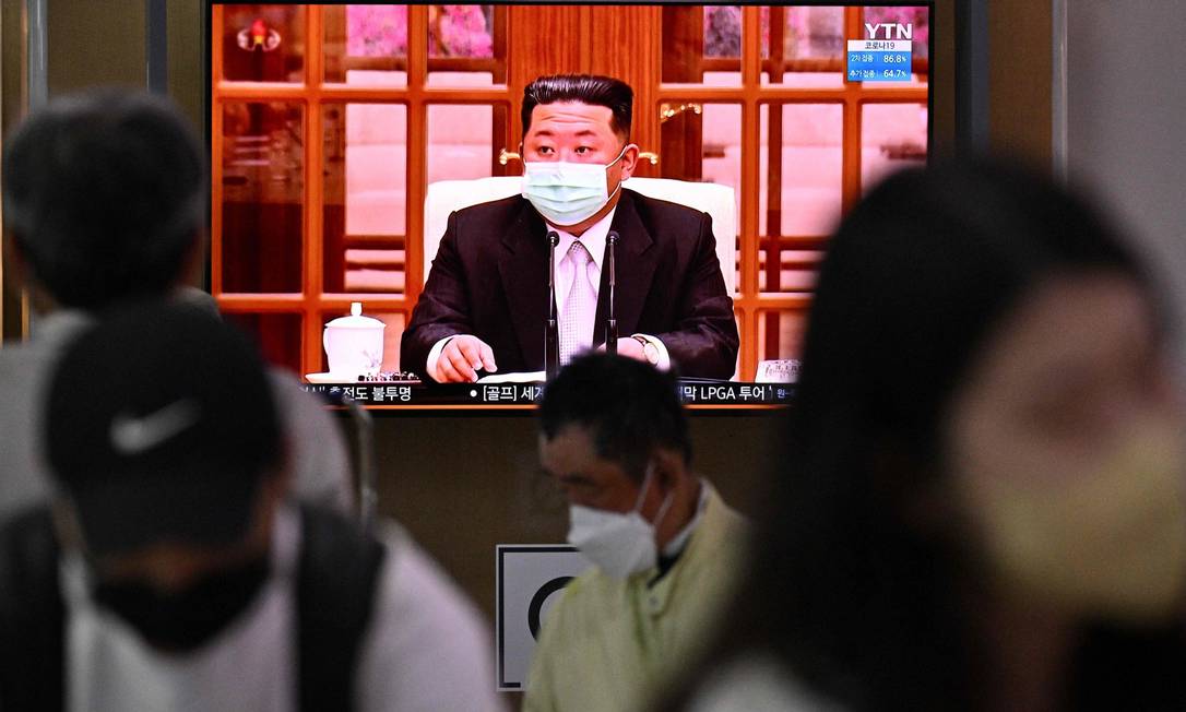 Coreia do Norte confirma seis mortes por covid, diz agência Foto: ANTHONY WALLACE / AFP