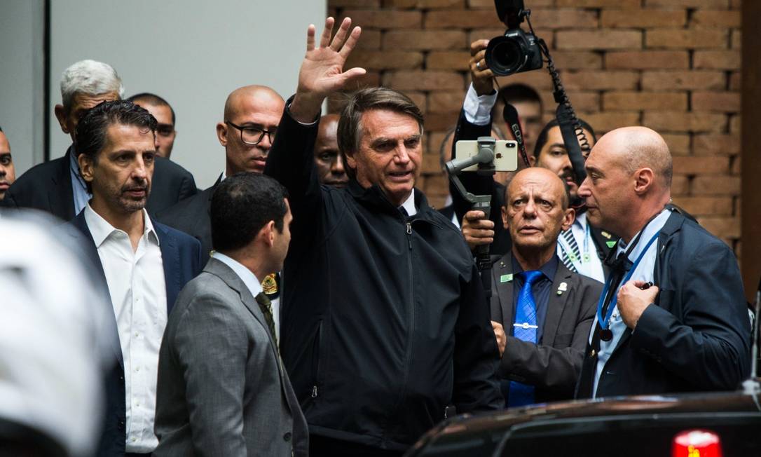 No Rio, Bolsonaro sugere 'sombra da suspeição' sobre eleições e volta a pedir participação das Forças Armadas Foto: Guito Moreto / Agência O Globo