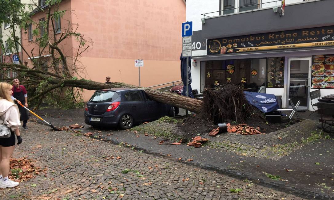 Tornado na Alemanha deixa um morto e 43 feridos - Jornal O Globo