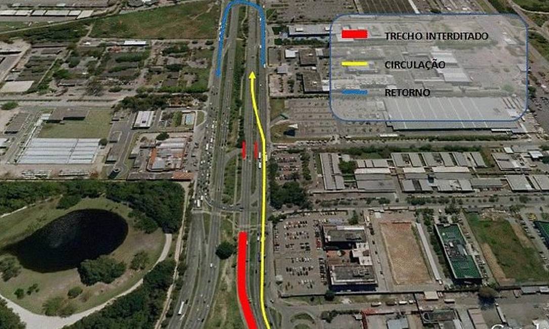 Avenida Ayrton Senna tem trecho interditado para obras da Transcarioca