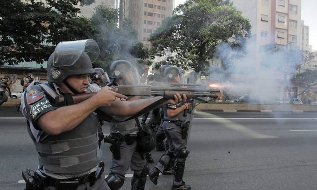 Marcha da Maconha, no último spabado, acabou em confronto com a PM - Foto de Eliária Andrade, O Globo