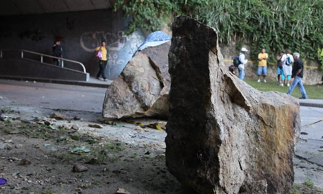 Pedra de duas toneladas rola e mata homem Foto: Márcia Foletto