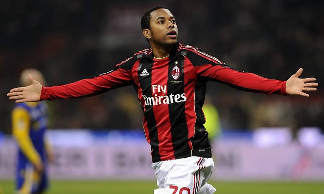 Robinho marca dois na goleada do Milan sobre o Parma - Jornal O Globo