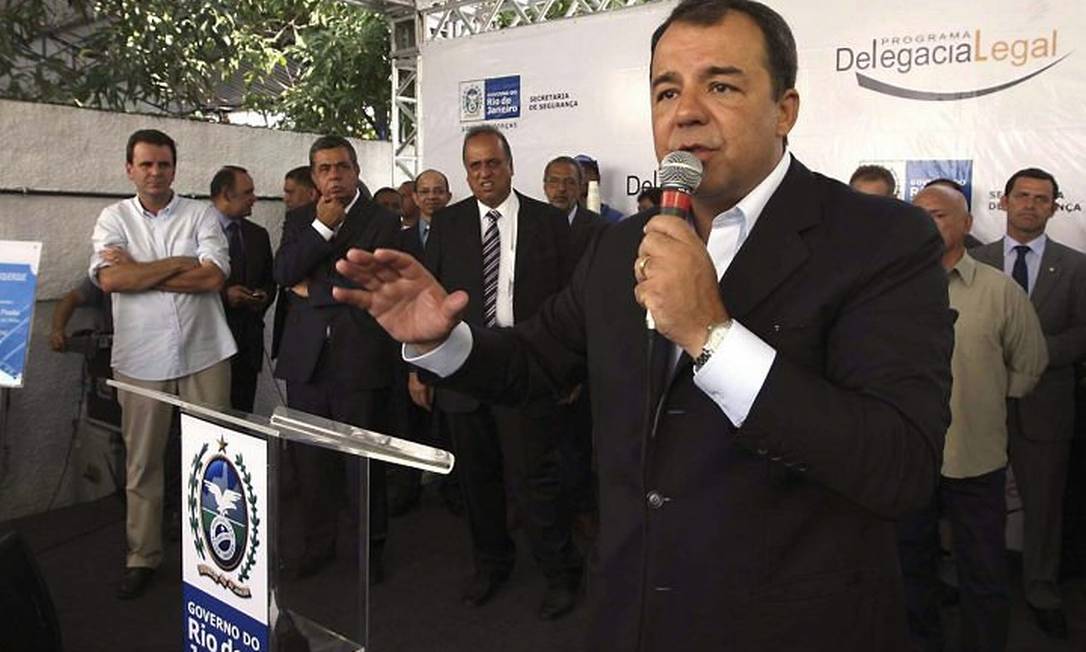 Cabral inaugura delegacia legal em Ricardo de Albuquerque - Divulgação Carlos Magno