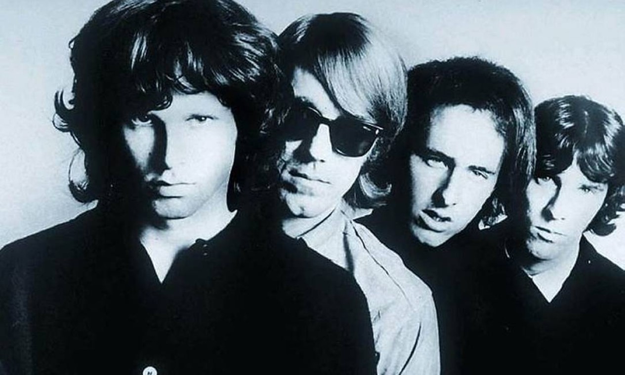 Relembre a trajetória de Ray Manzarek, da banda The Doors, em