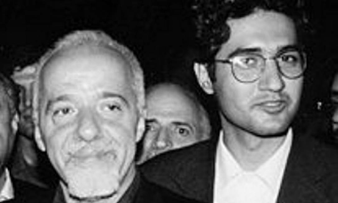 Paulo Coelho e Arash Hejazi Reprodução