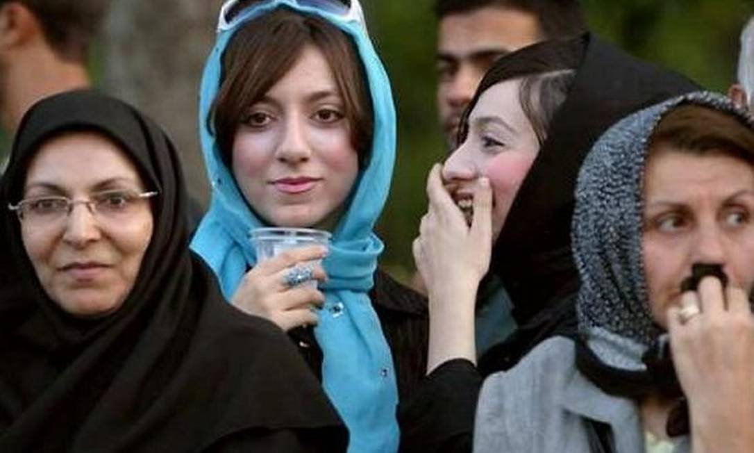 Mulheres em Teerã Reuters