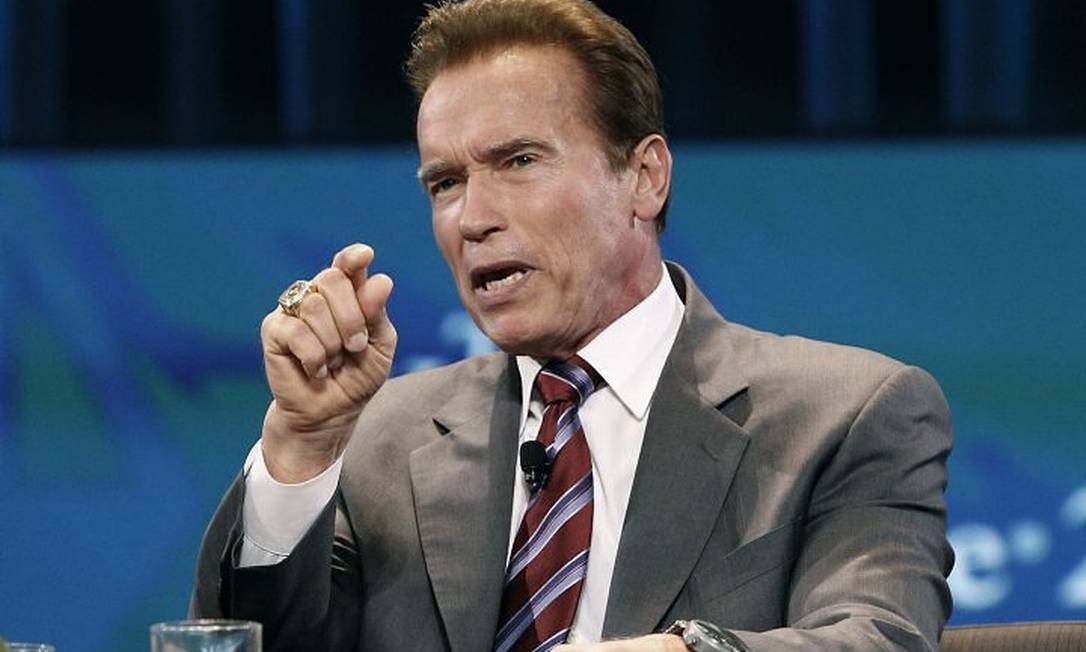 Schwarzenegger deixa governo da Califórnia com 22 de aprovação