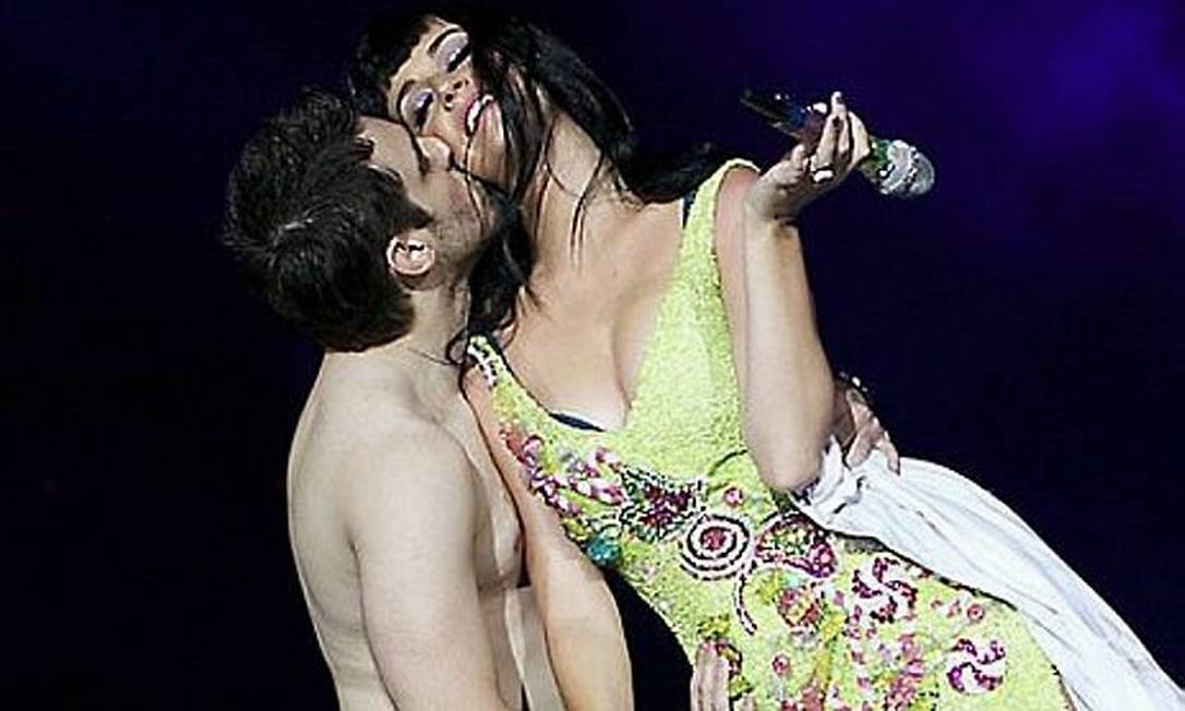 Julio de Sorocaba e Katy Perry se beijam no Rock in Rio. Foto: Reprodução da internet