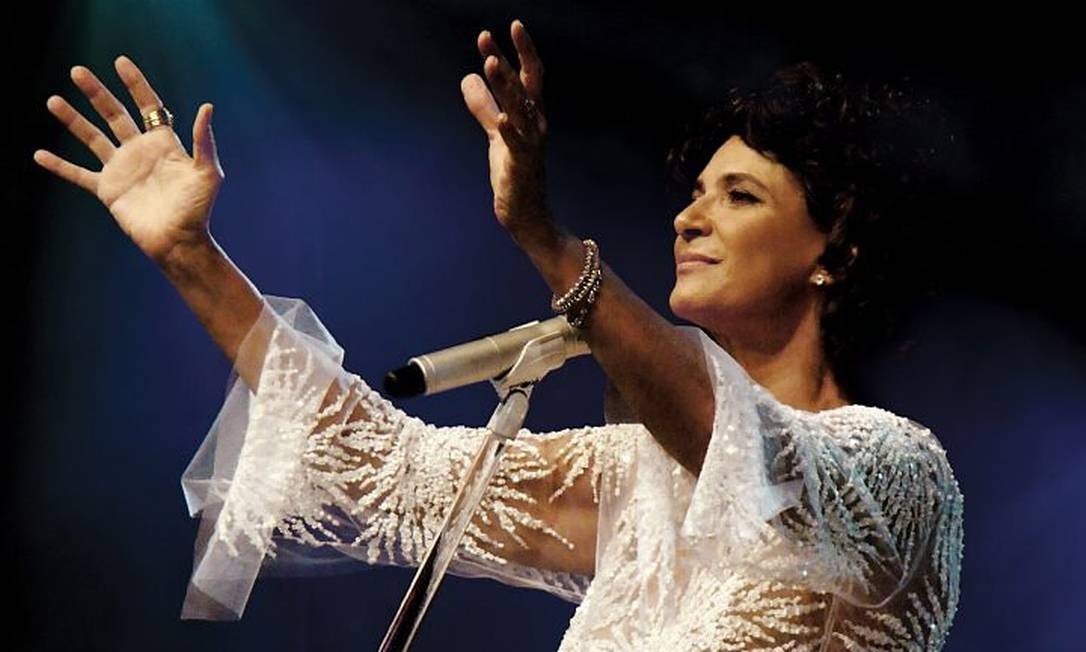 Aos 60 Anos A Cantora Simone Lança Disco E Avalia Carreira Errei