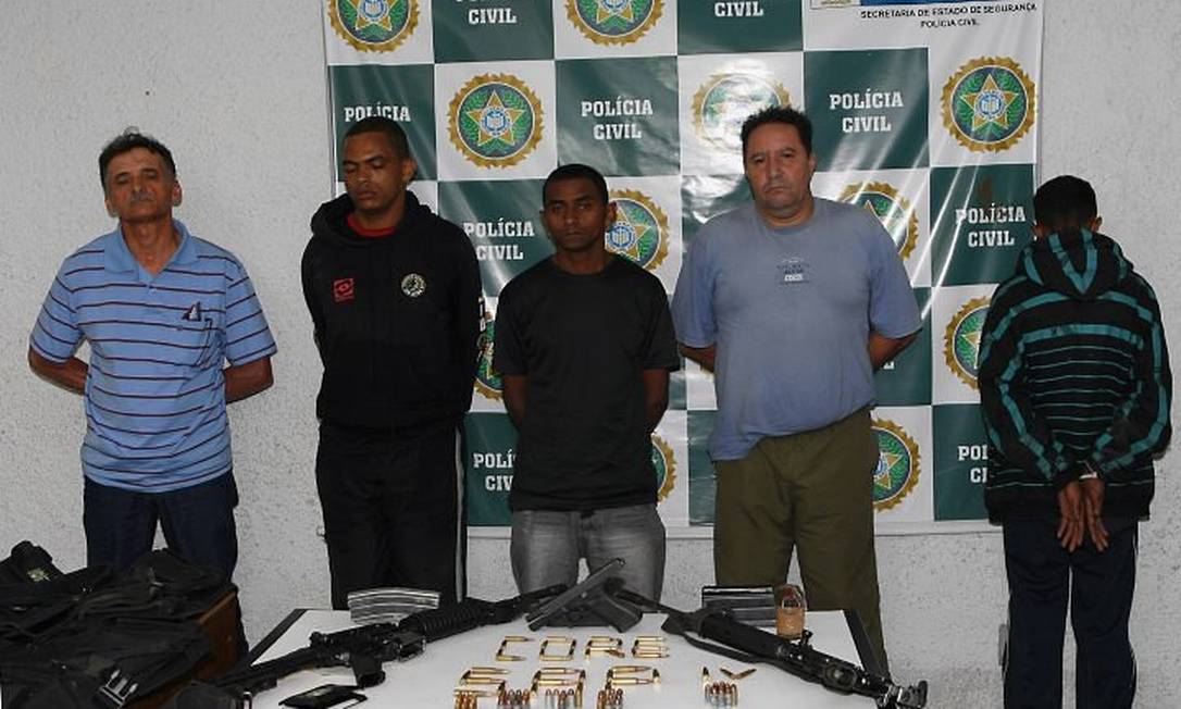 Traficantes da Penha teriam obrigado moradores a transportar armas