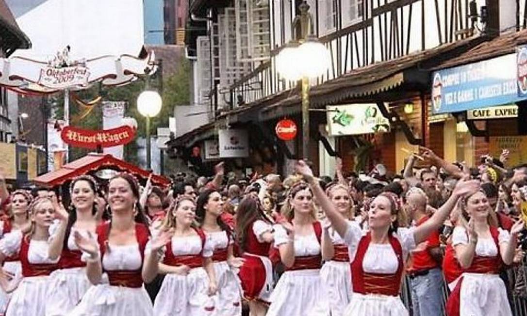 Maior Festa Alemã Das Américas Reúne Milhares Em Blumenau Santa Catarina Jornal O Globo