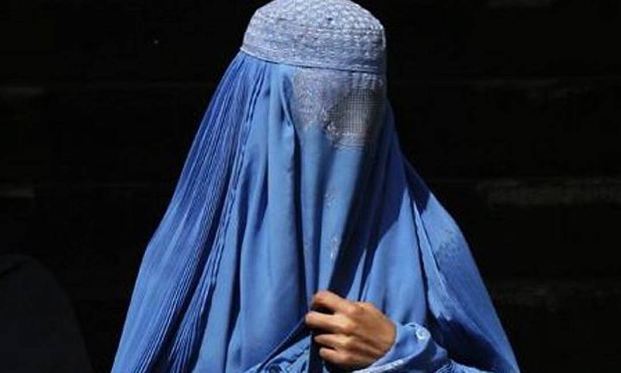 Itália estuda proibir burca e niqab, mas sem referência ao Islã ...