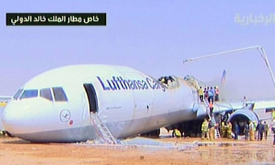 Avião de carga da Lufthansa cai na Arábia Saudita - Jornal O Globo