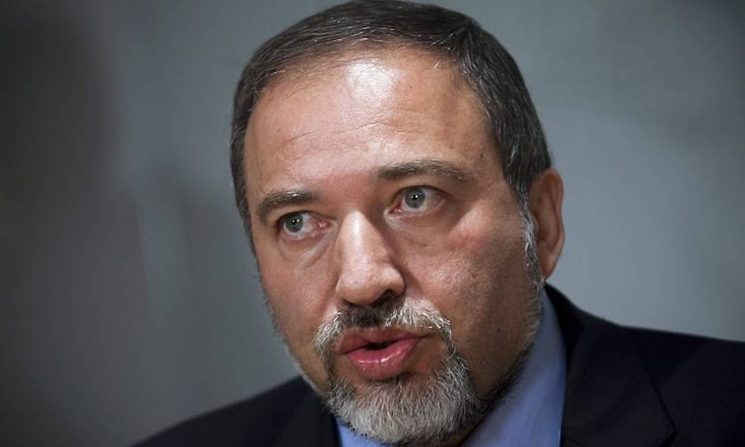 O chanceler de Israel, Avigdor Lieberman, em entrevista coletiva em Jerusalém - Reuters