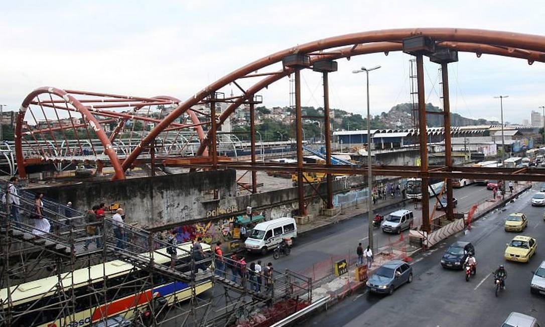 Passarela que dá acesso à estação Cidade Nova do metrô terá iluminação ...