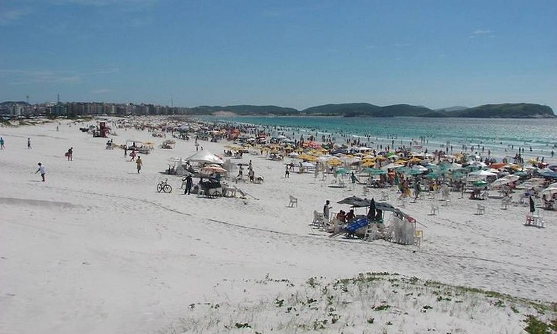 Praia do Forte, em Cabo Frio, poderá ficar meses com faixa de ...