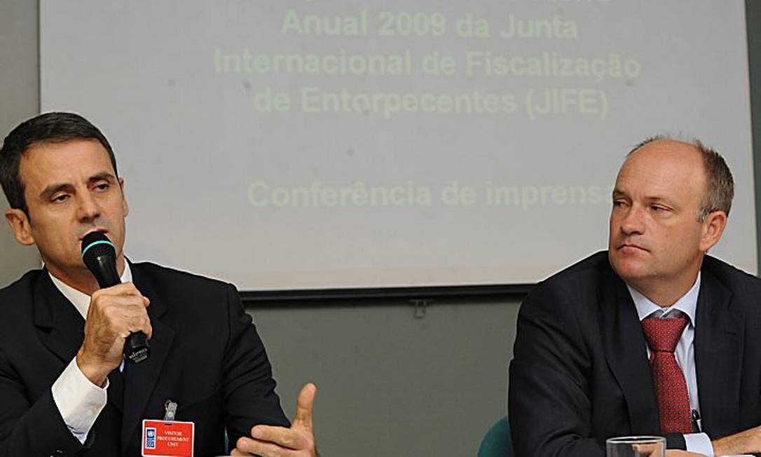 O diretor de Combate ao Crime Organizado da Polícia Federal, Roberto Troncon, fala durante o lançamento do Relatório 2009 da Junta Internacional de Fiscalização de Entorpecentes - Foto da Agência Brasil