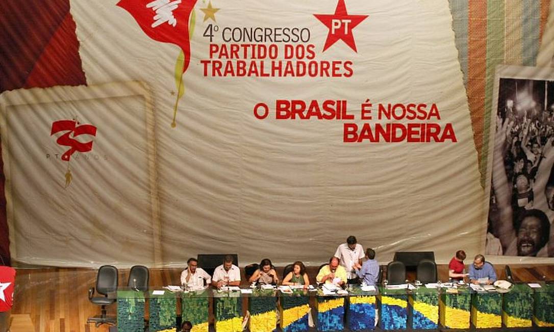 Plenária do 4º Congresso do PT, nesta sexta-feira, em Brasília - Foto: Ailton de FreitasO Globo