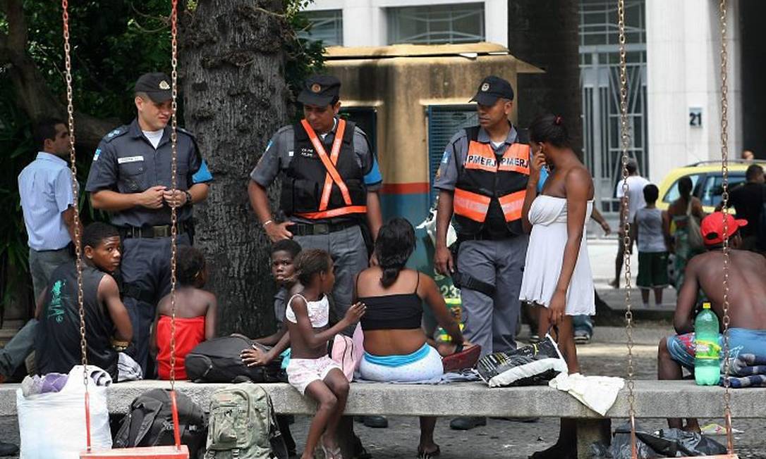 Assinantes estão VICIADOS em reality show policial brasileiro da