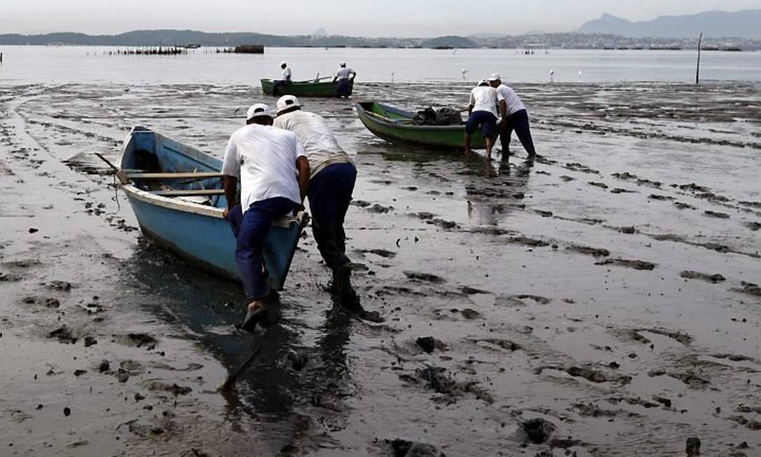 Acidente na Baía de Guanabara lança luz a problema ambiental e social