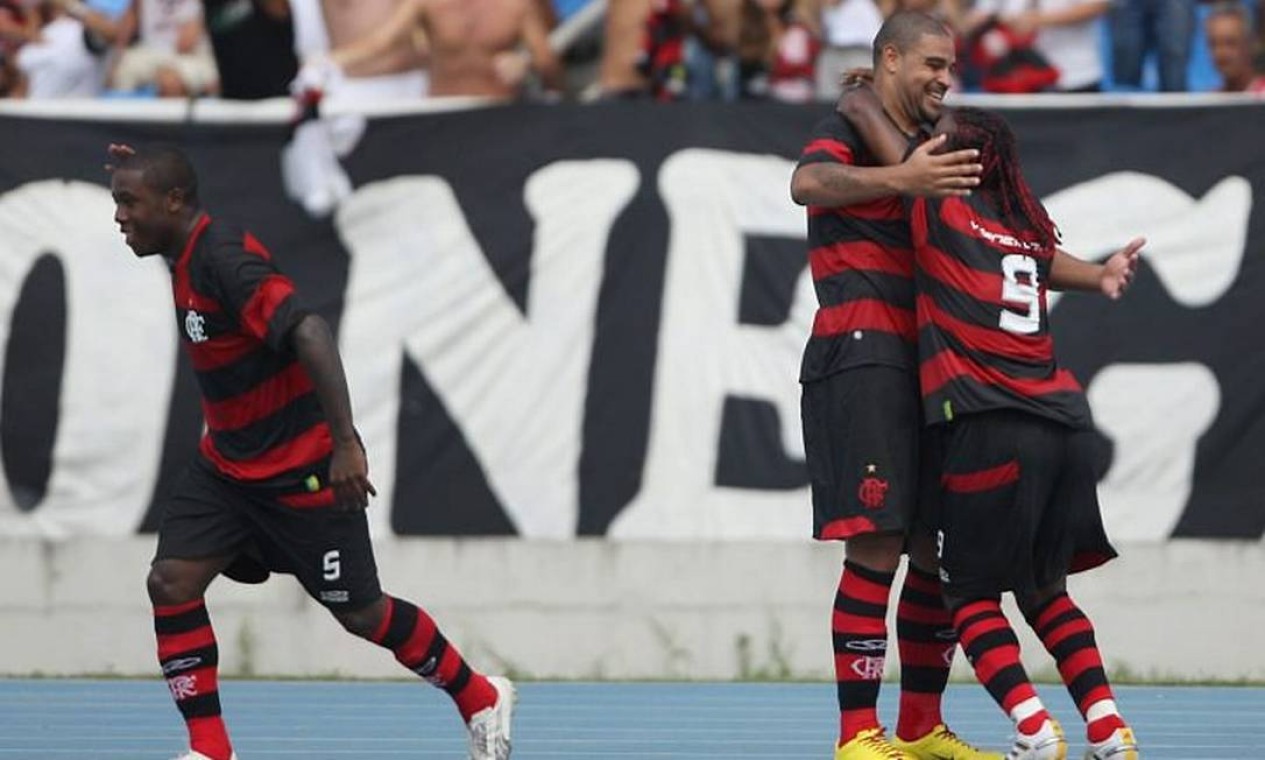 vagner love - artilheiro do flamengo, feito a lápis.. + sca…