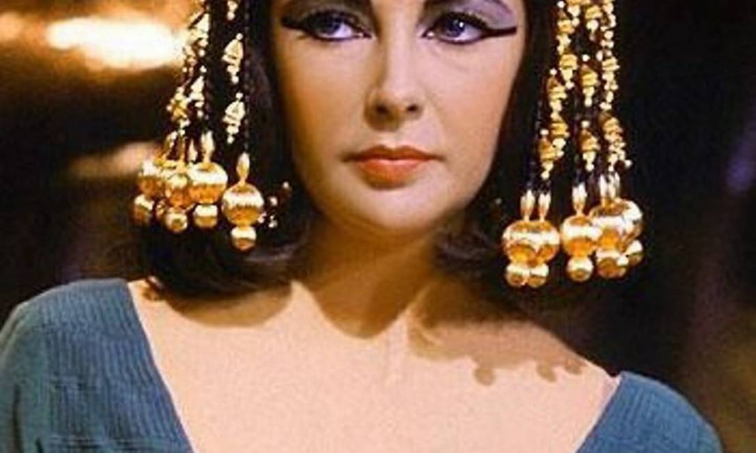 A atriz Elizabeth Taylor como Cleópatra. Foto: Arquivo