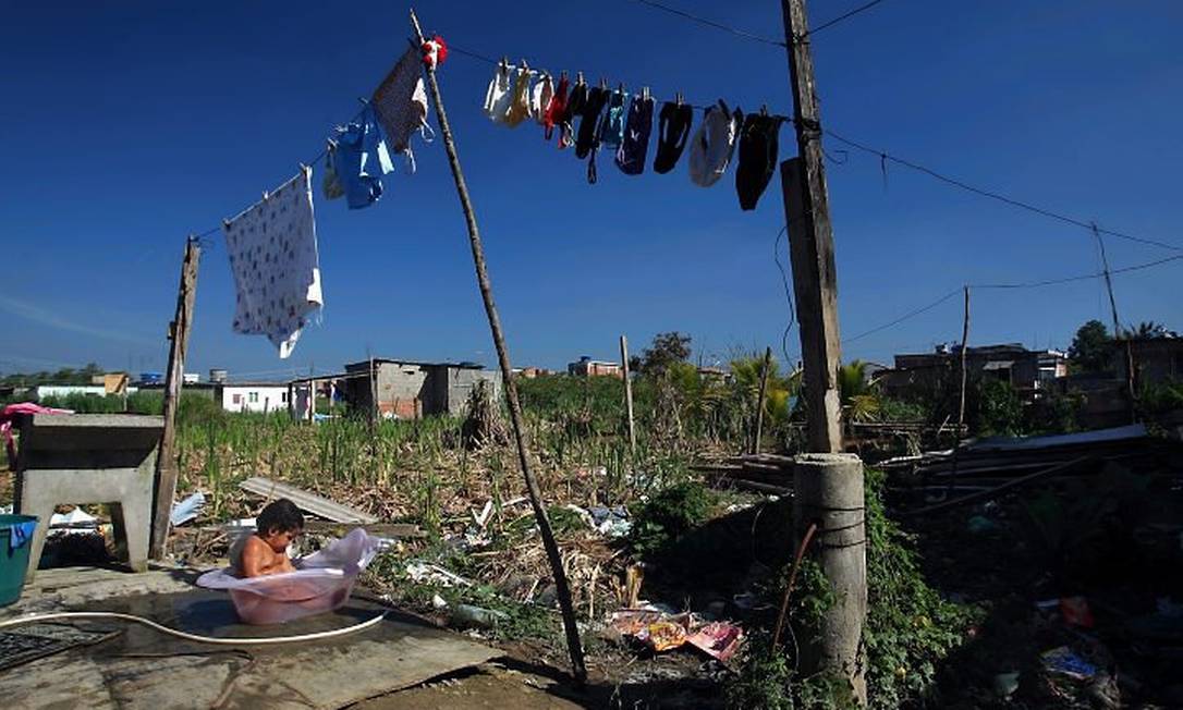 A Favela do Piraquê, em Guaratiba, a que terá a maior quantidade de casas demolidas pela prefeitura: pelo menos 1.068, segundo o censo 2000 do IBGE Foto: Gabriel de Paiva - Arquivo