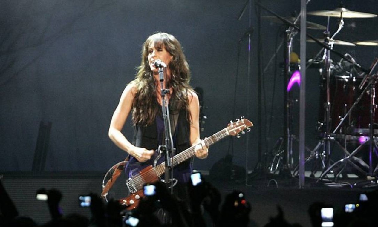 Alanis Morissette empolga 6 mil pessoas em show em SP - Jornal O Globo